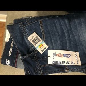 Curvy juniors jeans